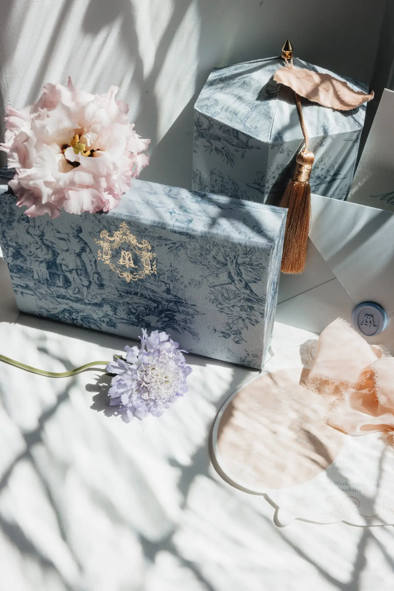 Elegant gifts with floral accents. photo taken by Ximena Zermeño Global Luxury Destination Wedding Photographer, ximenazermeno.com