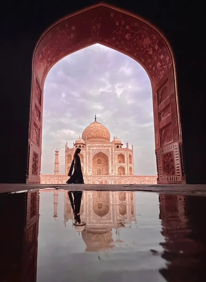 Xime at the tahj mahal | Photo by Ximena Zermeño