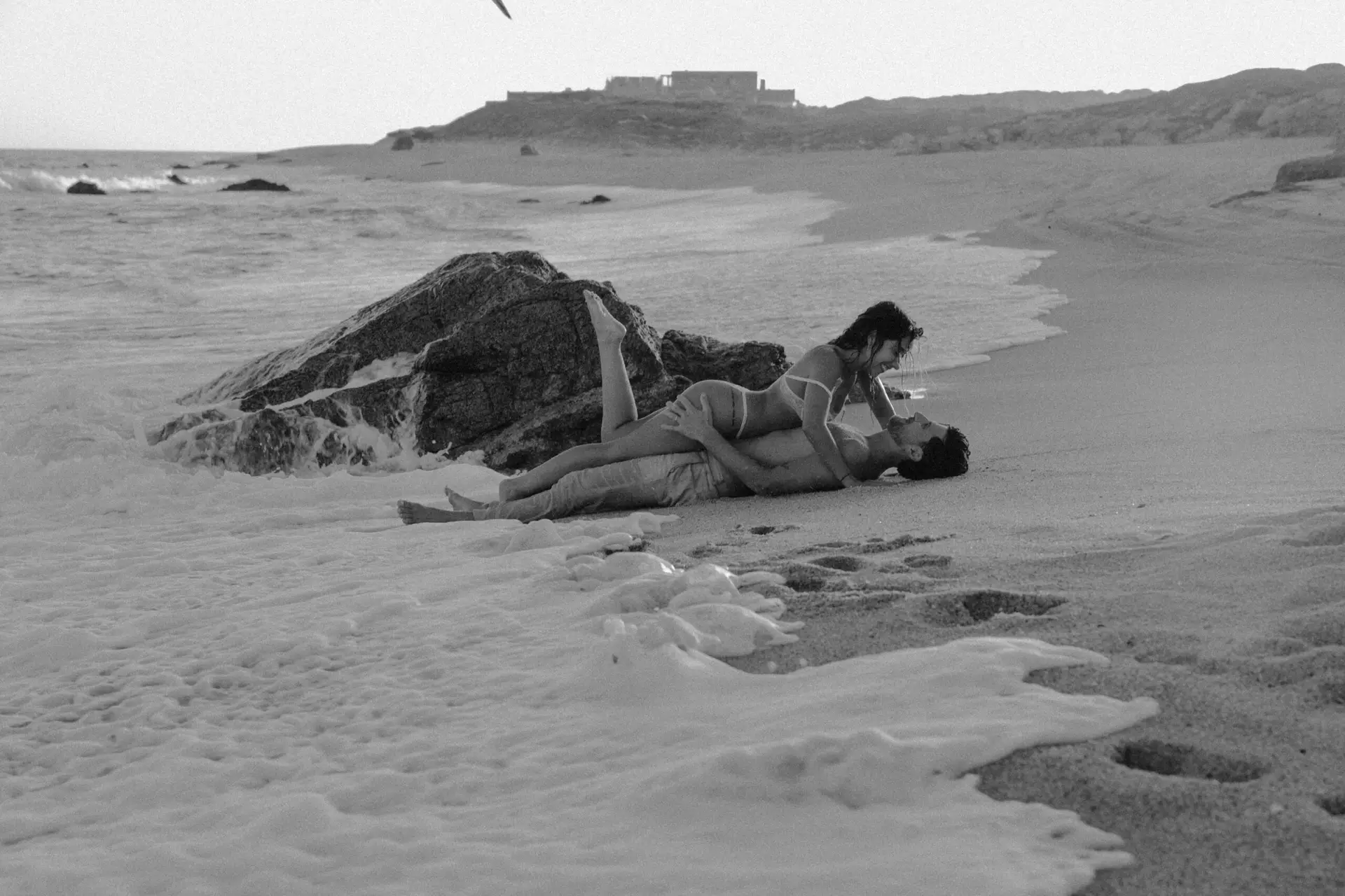 Unique sessions TRASH THE DRESS | ALEX & DUDU photo taken by Ximena Zermeño Global Luxury Destination Wedding Photographer, ximenazermeno.com