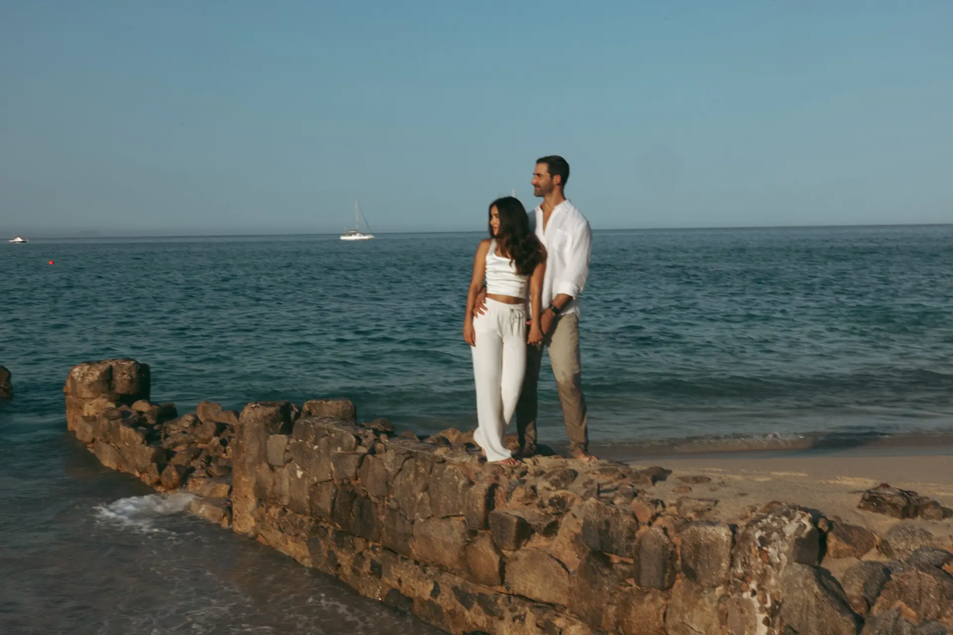 Couple at the beach photo taken by Ximena Zermeño Global Luxury Destination Wedding Photographer, ximenazermeno.com